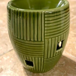 Strata Scentsy plug in warmer-Olive greenish color
